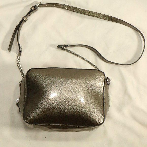 A NEW DAY Shiny Metallic Silver Patent Crossbody Camera Bag Purse - Picture 2 of 12